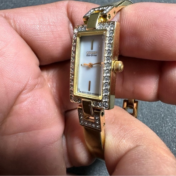 CITIZEN ECO-DRIVE Ladies Tank Watch Gold Tone Crystal Accent G820-S028850 Workin - Picture 2 of 9